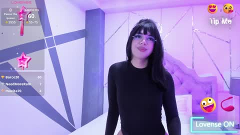 Snapshot of rosecassie chatting on January 3, 2025, 3:33 pm Rose online show from January 3, 2025, 3:33 pm