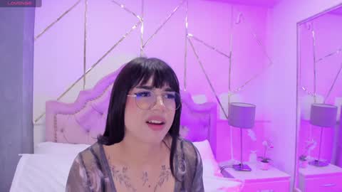 Snapshot of rosecassie chatting on January 4, 2025, 7:02 pm Rose online show from January 4, 2025, 7:02 pm