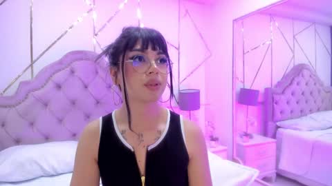 Snapshot of rosecassie chatting on January 10, 2025, 6:38 pm Rose online show from January 10, 2025, 6:38 pm