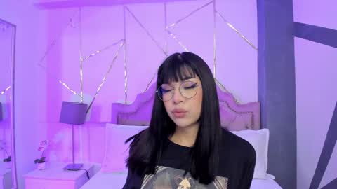 Snapshot of rosecassie chatting on January 13, 2025, 12:24 pm Rose online show from January 13, 2025, 12:24 pm