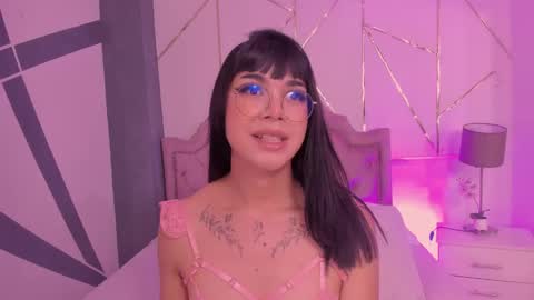 Snapshot of rosecassie chatting on January 29, 2025, 7:22 pm Rose online show from January 29, 2025, 7:22 pm