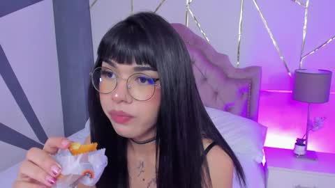 Snapshot of rosecassie chatting on February 7, 2025, 5:18 pm Rose online show from February 7, 2025, 5:18 pm