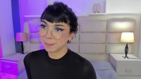 Snapshot of rosecassie chatting on February 15, 2025, 7:06 pm Rose online show from February 15, 2025, 7:06 pm
