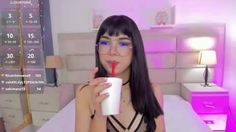 Snapshot of rosecassie chatting on February 22, 2025, 7:14 pm Rose online show from February 22, 2025, 7:14 pm
