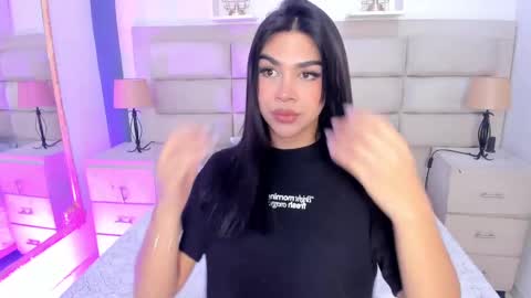 Snapshot of rosecassie chatting on September 11, 2025, 1:00 pm Rose online show from September 11, 2025, 1:00 pm