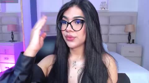 Snapshot of rosecassie chatting on September 21, 2025, 1:24 pm Rose online show from September 21, 2025, 1:24 pm