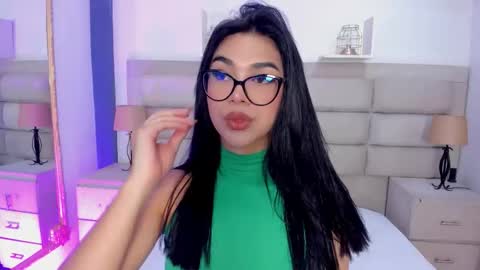 Snapshot of rosecassie chatting on October 1, 2025, 12:55 pm Rose online show from October 1, 2025, 12:55 pm