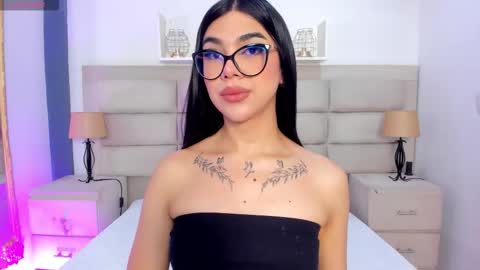 Snapshot of rosecassie chatting on October 2, 2025, 1:18 pm Rose online show from October 2, 2025, 1:18 pm