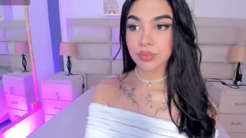 Snapshot of rosecassie chatting on October 3, 2025, 1:30 pm Rose online show from October 3, 2025, 1:30 pm
