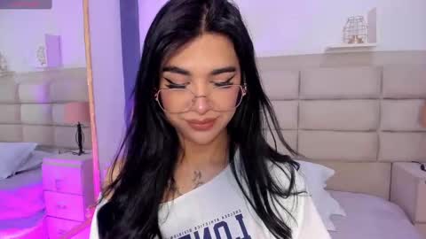 Snapshot of rosecassie chatting on October 8, 2025, 1:42 pm Rose online show from October 8, 2025, 1:42 pm