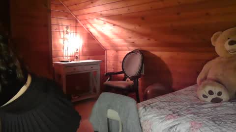 Dahlia Rose online show from March 1, 2025, 5:42 am