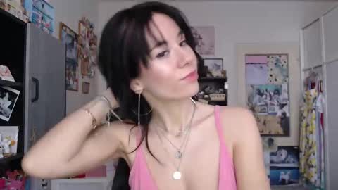 Snapshot of roselynsun chatting on February 10, 2026, 11:36 am Rose online show from February 10, 2026, 11:36 am