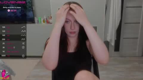 Julia online show from February 6, 2026, 8:34 pm