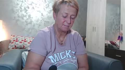 Lovepinklilly online show from January 28, 2025, 6:28 pm