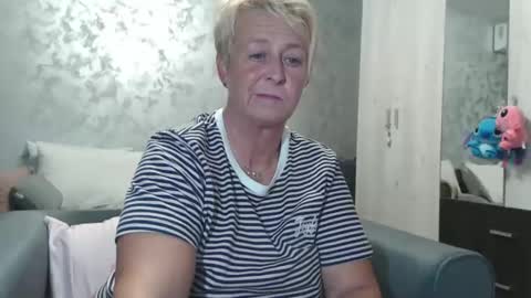 Lovepinklilly online show from September 18, 2025, 5:59 pm