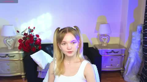 Snapshot of roses_kate chatting on September 24, 2025, 5:00 am Sweety Kate online show from September 24, 2025, 5:00 am