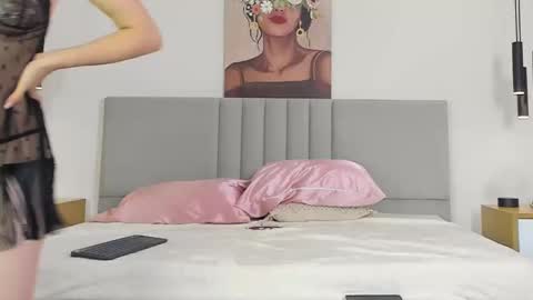 rosewilsom online show from February 7, 2025, 11:56 am