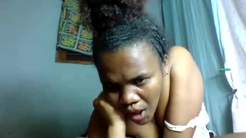 rosia22 online show from September 28, 2025, 1:11 am