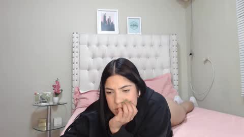 rosiehw online show from February 25, 2025, 6:20 pm