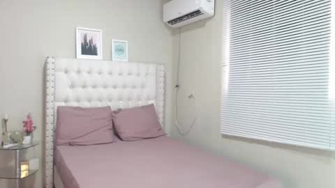 rosiehw online show from March 12, 2025, 7:38 pm