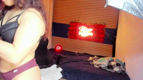 Snapshot of rosse_25 chatting on February 4, 2026, 1:17 pm Would you like to help me with supplementation and sports suits so I can compete in powerlifting online show from February 4, 2026, 1:17 pm