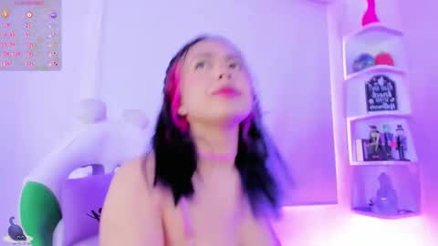   online show from October 27, 2025, 12:20 pm