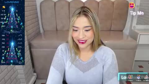 rosse jeane v online show from December 14, 2025, 1:16 pm