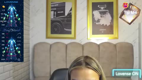 rosse jeane v online show from December 15, 2025, 1:04 pm