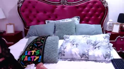 Snapshot of rossecougar_x chatting on July 7, 2026, 7:23 am Rosse Cougar online show from July 7, 2026, 7:23 am