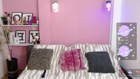 Snapshot of rossedaves_ chatting on November 11, 2025, 12:05 pm Rosse online show from November 11, 2025, 12:05 pm