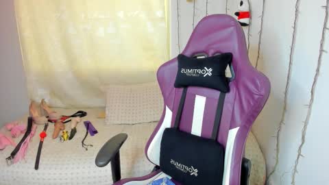 ROSSE DEMOND  online show from March 19, 2026, 8:02 pm