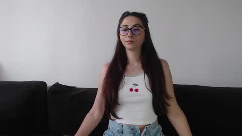 rossie0 online show from May 19, 2026, 3:29 pm