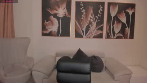 Rossie Rivers online show from December 20, 2025, 11:39 am