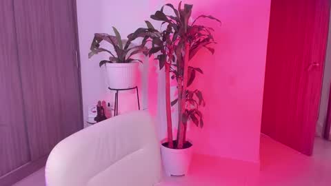 Im Ross   online show from September 8, 2025, 7:13 pm