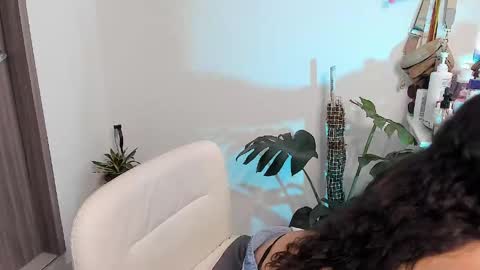 Snapshot of rossth11 chatting on May 21, 2026, 7:10 pm Im Ross online show from May 21, 2026, 7:10 pm