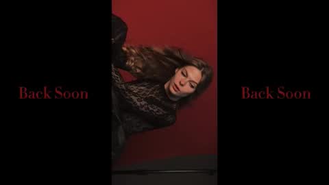 rosy_black_ online show from November 17, 2025, 5:08 pm