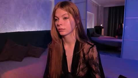 rosy_black_ online show from November 18, 2025, 11:25 am