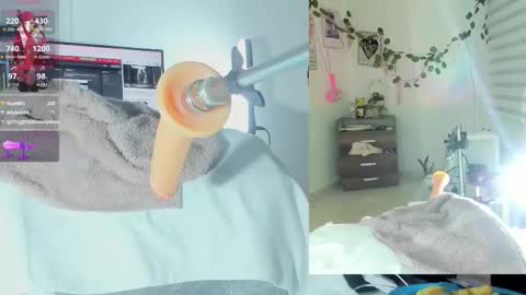 rosy_emely_ online show from December 22, 2025, 9:28 am