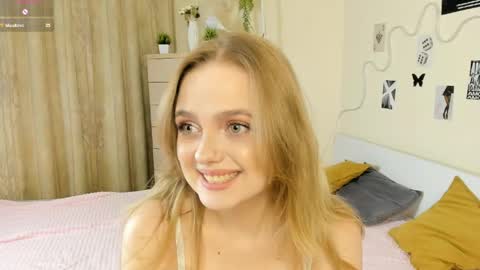 Snapshot of rosy_sigh chatting on April 30, 2026, 9:30 pm Im Luna online show from April 30, 2026, 9:30 pm