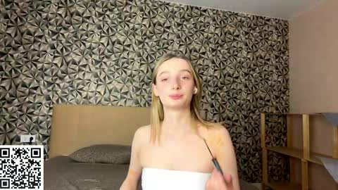 rosylume online show from May 5, 2026, 3:09 pm
