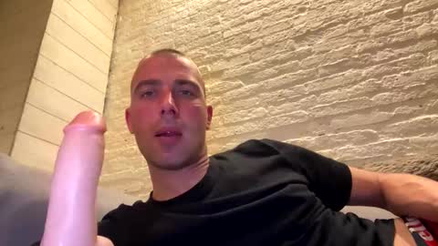 Snapshot of rotteei1 chatting on October 19, 2025, 9:26 pm rotteei1 online show from October 19, 2025, 9:26 pm