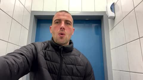 Snapshot of rotteei1 chatting on November 27, 2025, 9:55 am rotteei1 online show from November 27, 2025, 9:55 am