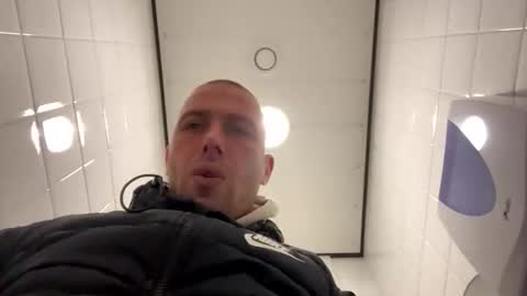 Snapshot of rotteei1 chatting on January 7, 2026, 9:45 am rotteei1 online show from January 7, 2026, 9:45 am