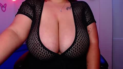 Snapshot of rousrossell_4 chatting on December 16, 2024, 1:42 am Call me Rous  online show from December 16, 2024, 1:42 am