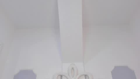 roxana_scott1 online show from April 6, 2026, 4:46 am