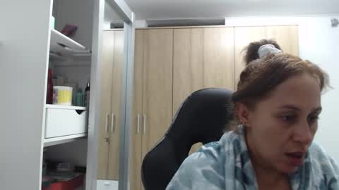 Snapshot of roxanalove7 chatting on December 16, 2024, 2:36 am Roxana online show from December 16, 2024, 2:36 am