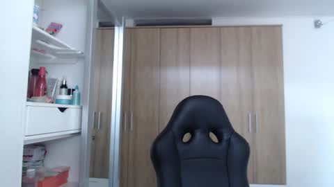 Snapshot of roxanalove7 chatting on December 22, 2024, 5:10 pm Roxana online show from December 22, 2024, 5:10 pm