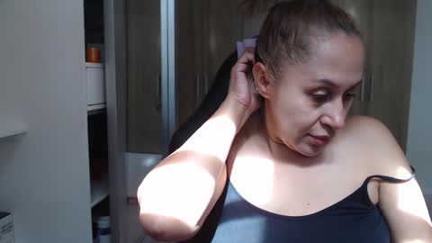 Snapshot of roxanalove7 chatting on January 7, 2025, 6:56 pm Roxana online show from January 7, 2025, 6:56 pm