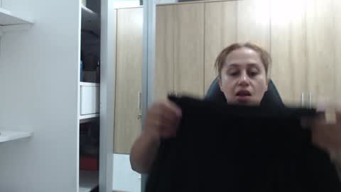 Snapshot of roxanalove7 chatting on January 15, 2025, 1:12 am Roxana online show from January 15, 2025, 1:12 am