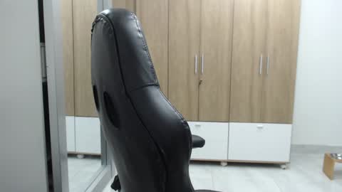 Snapshot of roxanalove7 chatting on January 25, 2025, 3:09 am Roxana online show from January 25, 2025, 3:09 am